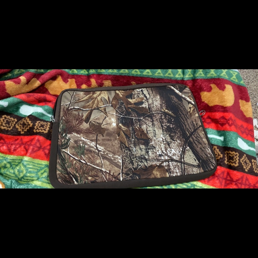 Laptop sleeve
